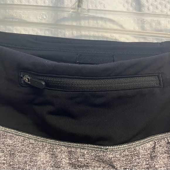 Lululemon Athletica Black and Heather Gray Athletic Speed Up Shorts 10T - Picture 6 of 7